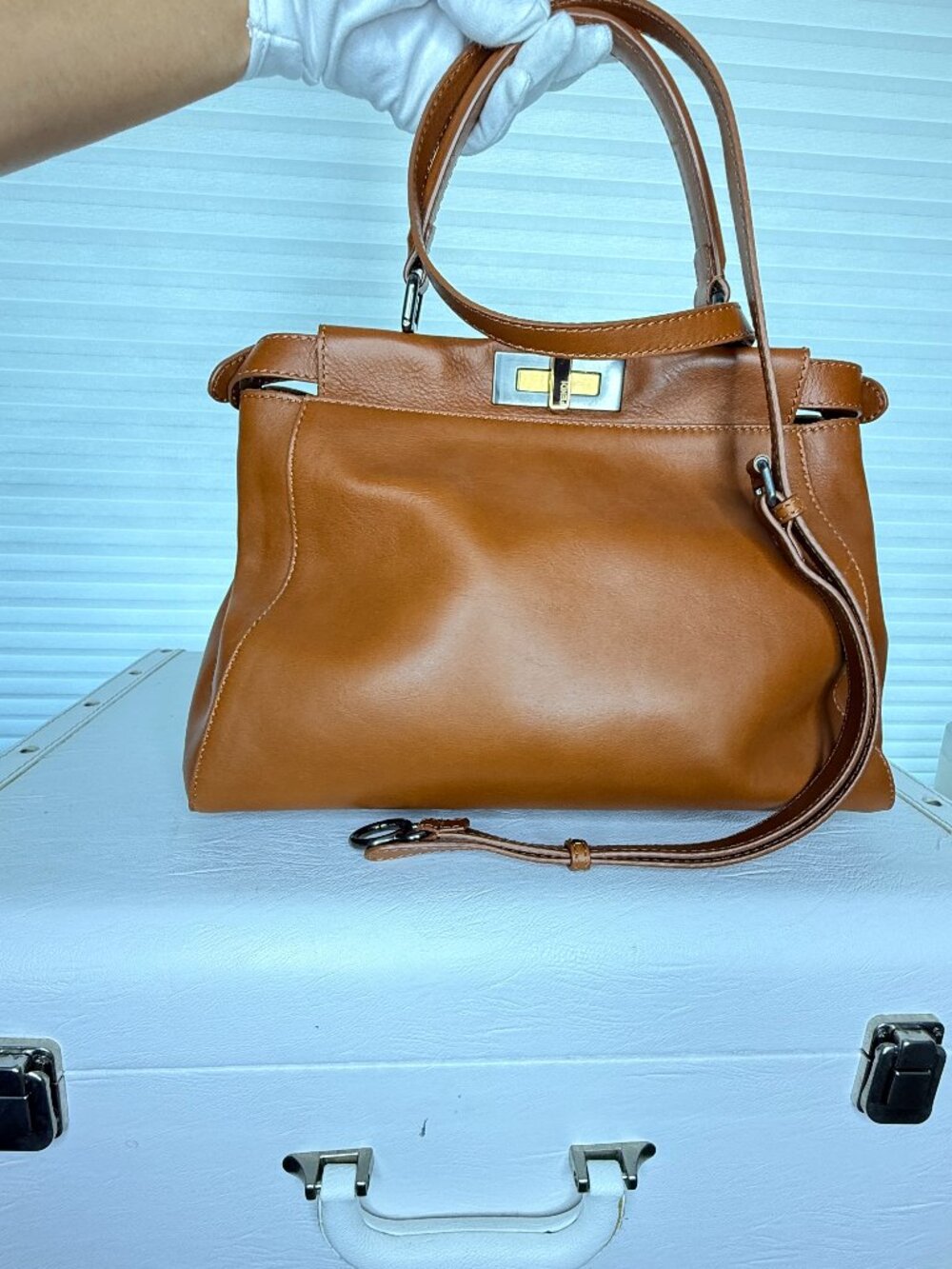 FENDI Peekaboo Regular 8BN226 Cognac Tan Calfskin Leather Bag Strap Orig Tags - Picture 3 of 17